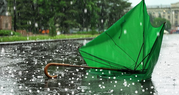 Orages, inondations et dégâts naturels